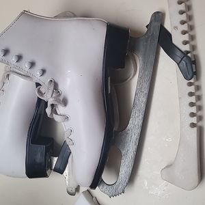 Lange Classic  Ice Skates women's size 2 Big Girls